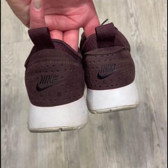 Womens Nike Air Max Tavas 9.5 - Picture 2 of 4